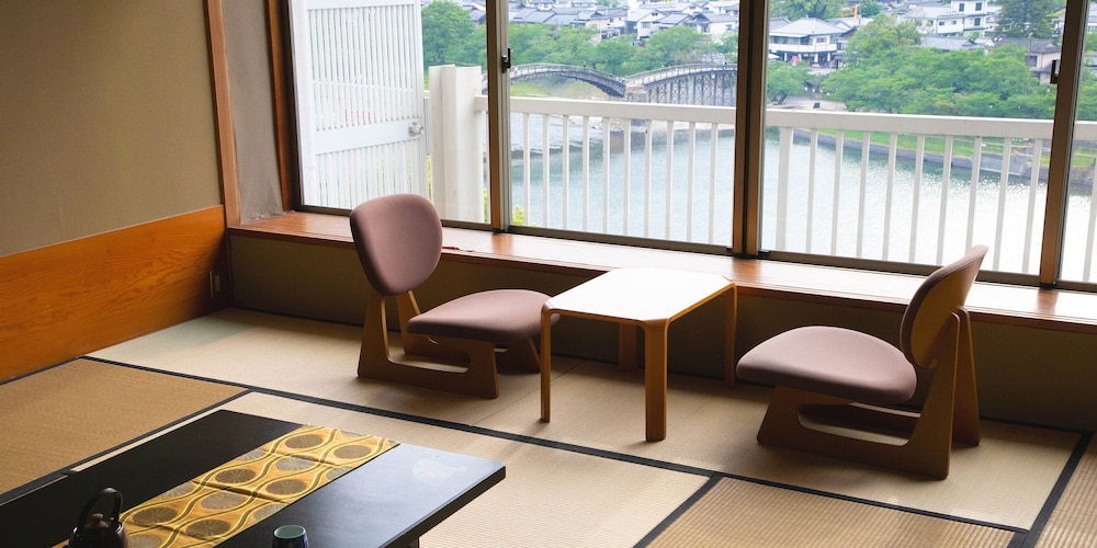 岩国国際観光ホテル 山口