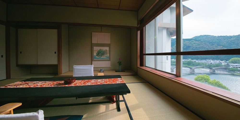 岩国国際観光ホテル 山口