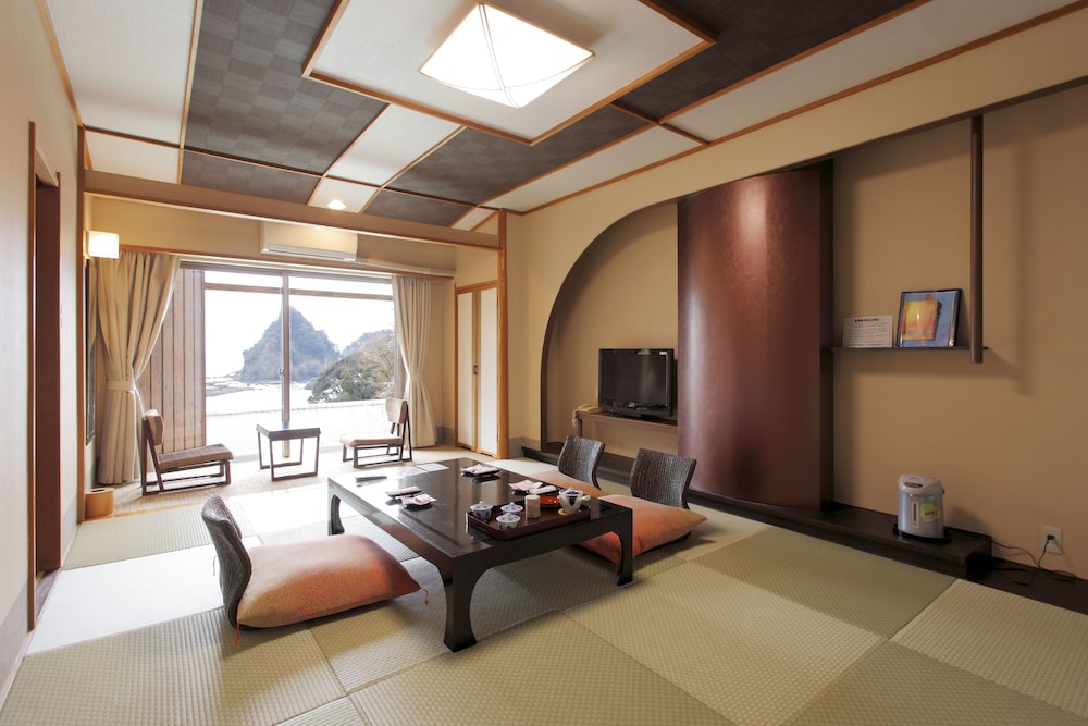堂ヶ島温泉ホテル 西伊豆