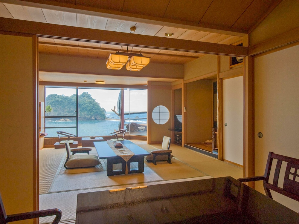 海辺のかくれ湯 清流 西伊豆