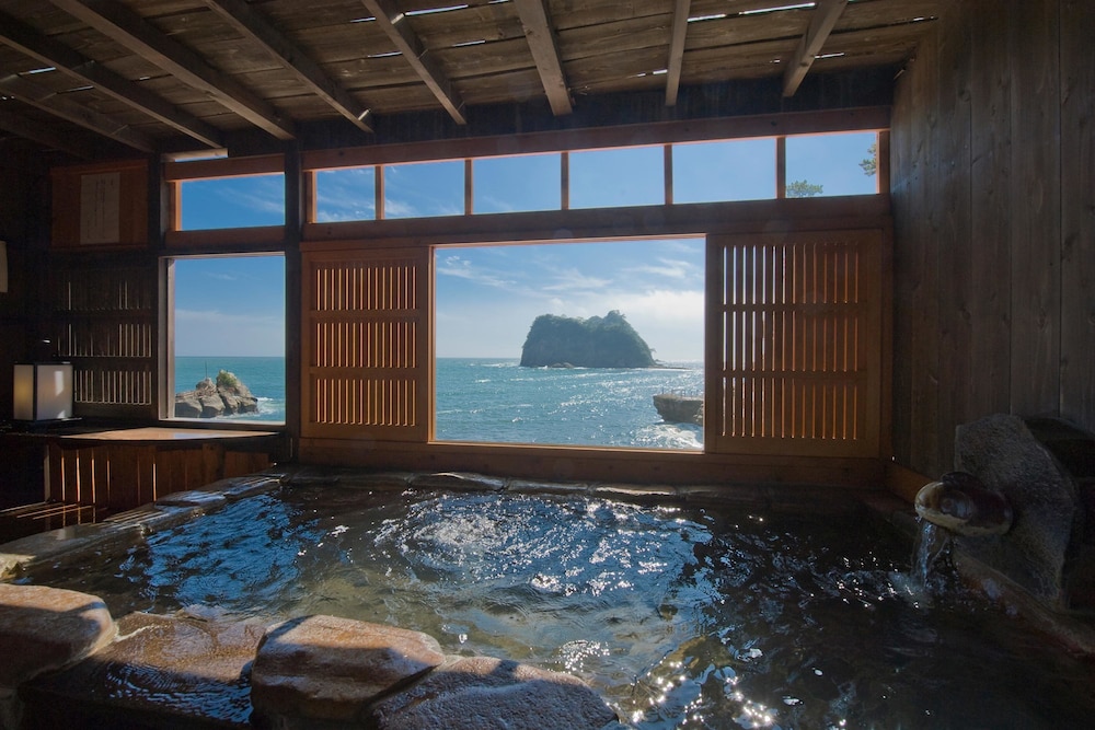 海辺のかくれ湯 清流 西伊豆