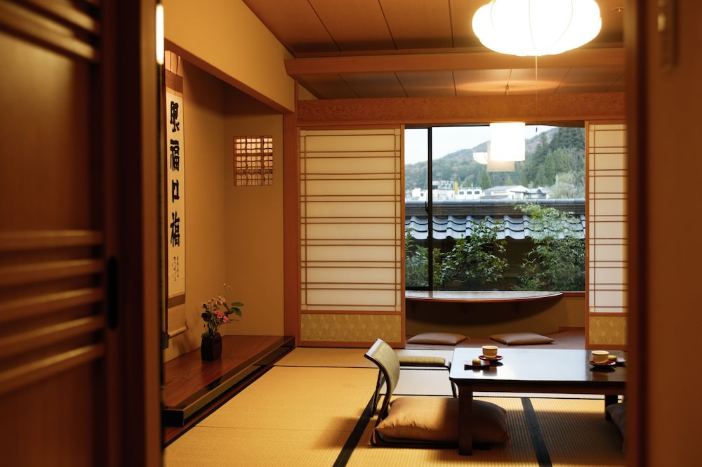 本陣平野屋 花兆庵 高山