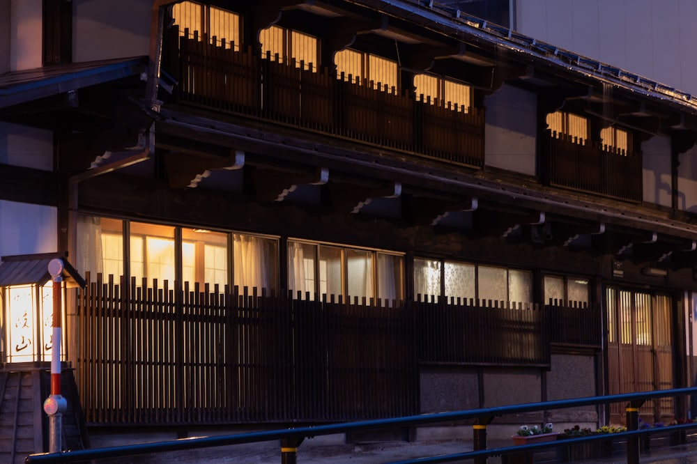 旅館 岐山 高山