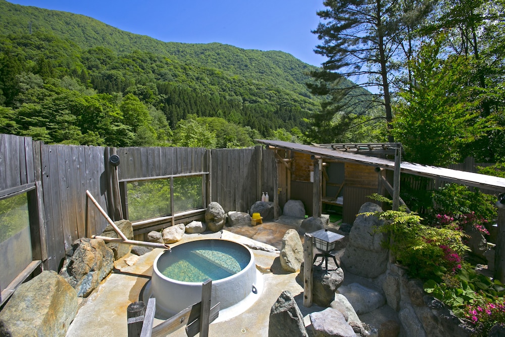 水明館 佳留萱山荘 高山