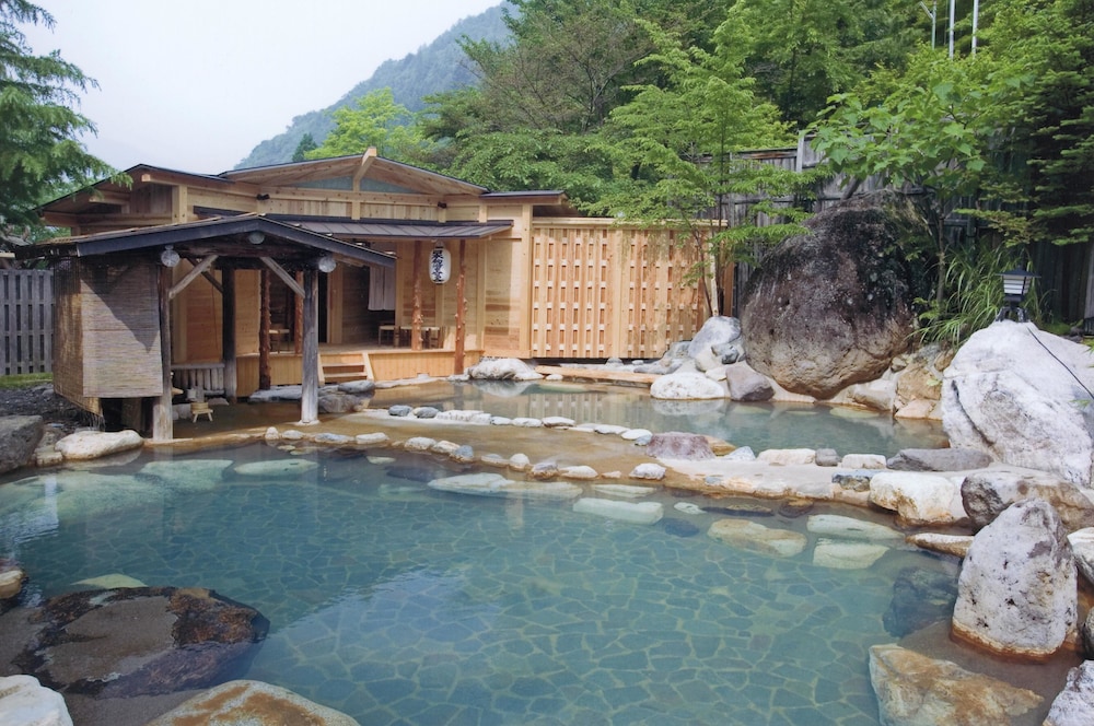水明館 佳留萱山荘 高山