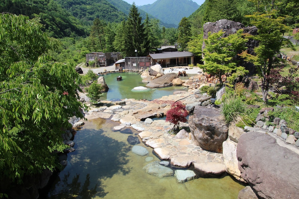 水明館 佳留萱山荘 高山