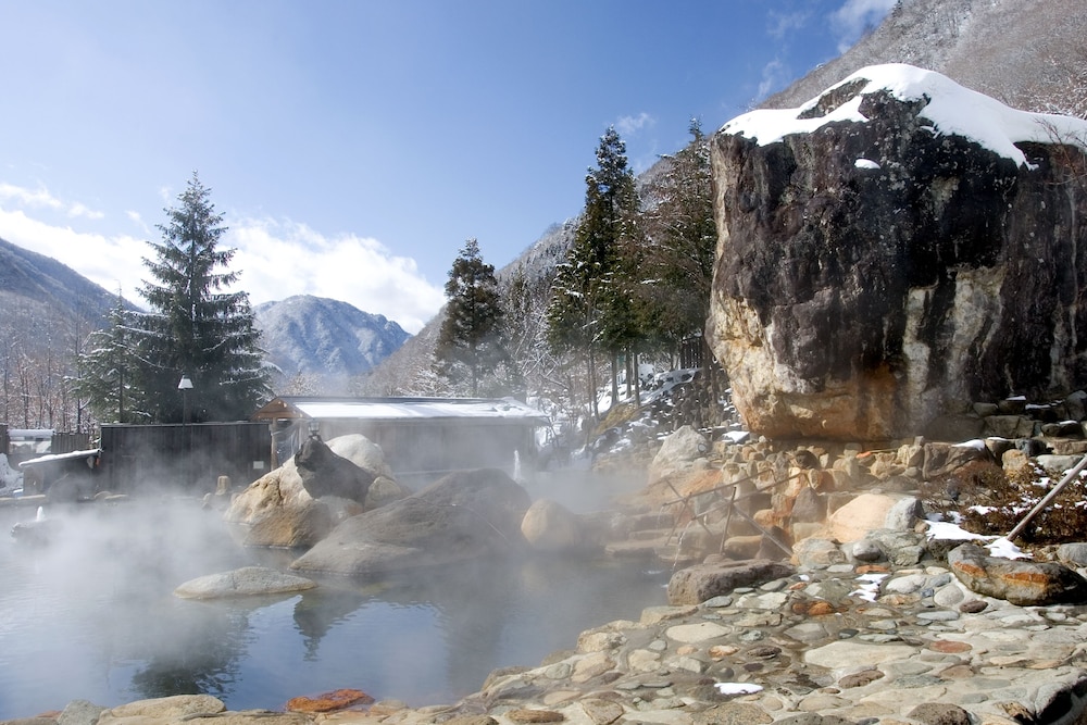 水明館 佳留萱山荘 高山