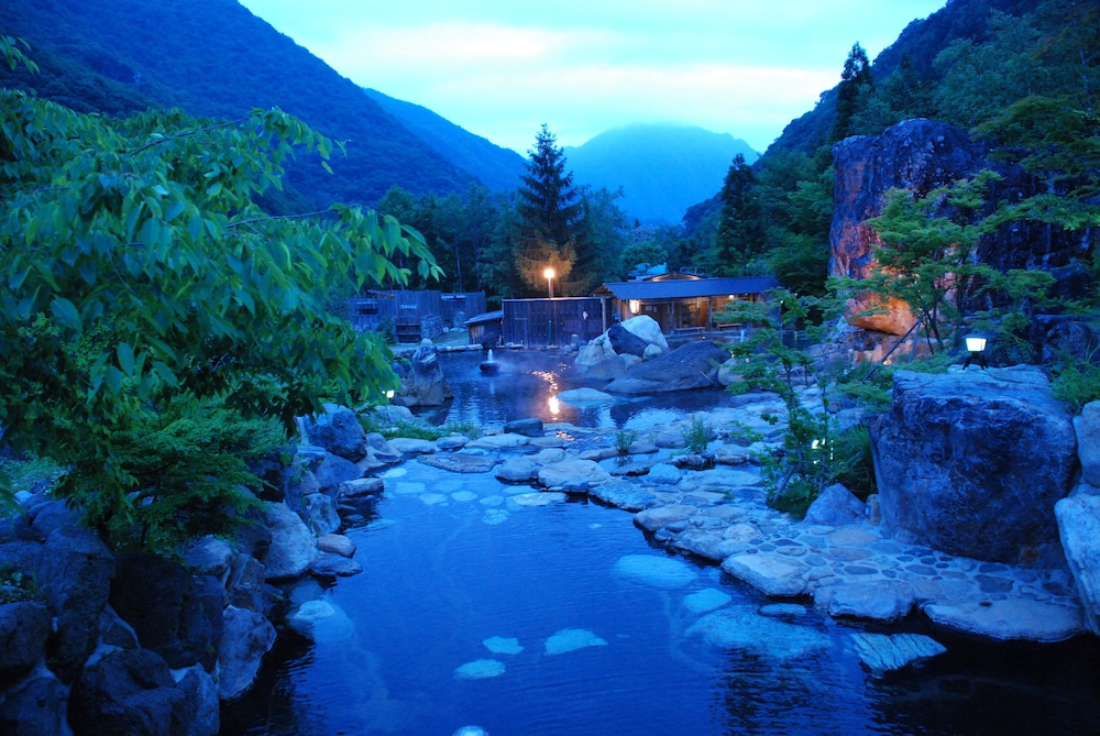 水明館 佳留萱山荘 高山