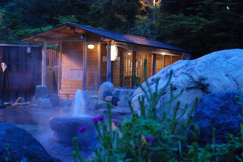 水明館 佳留萱山荘 高山