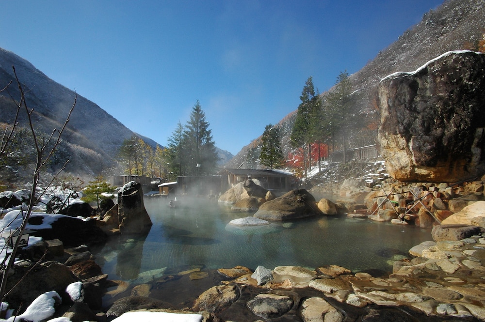 水明館 佳留萱山荘 高山