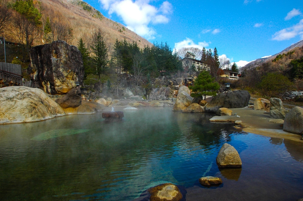 水明館 佳留萱山荘 高山