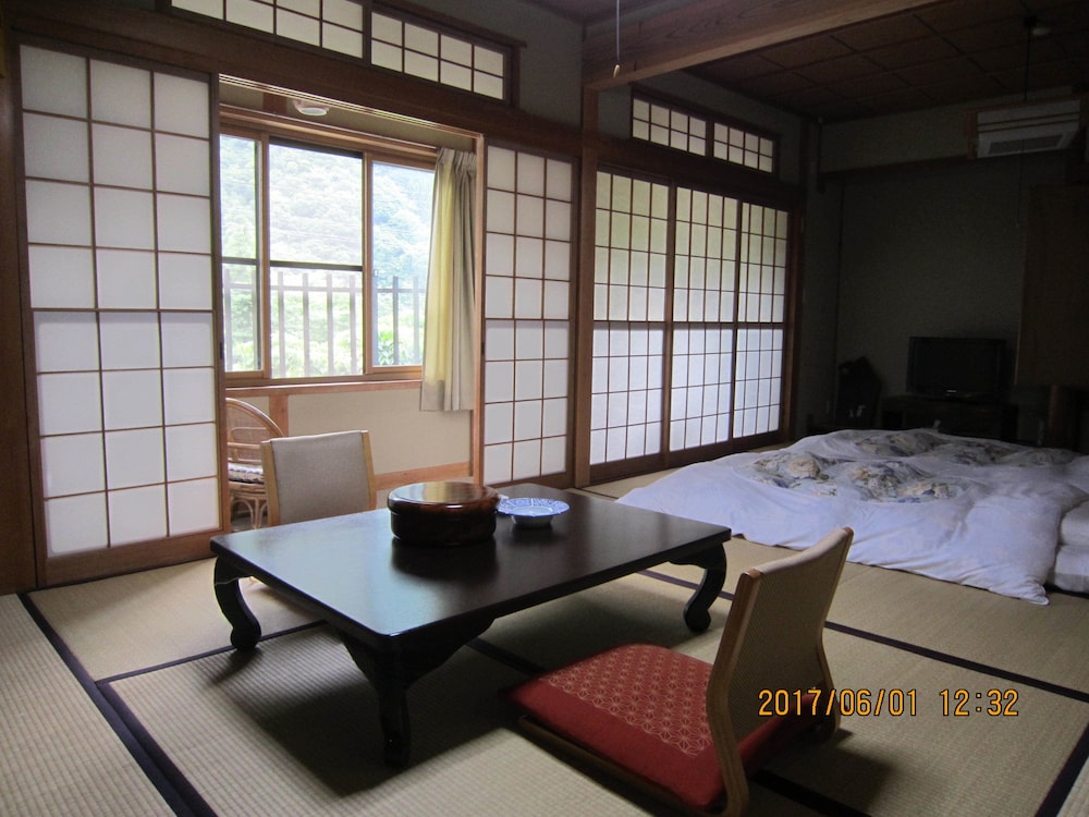 RYOKAN FUJIYA 高山