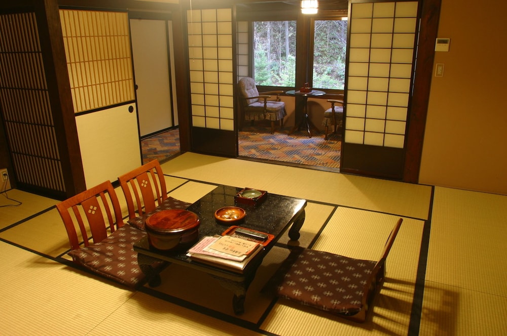 湯元 長座 高山