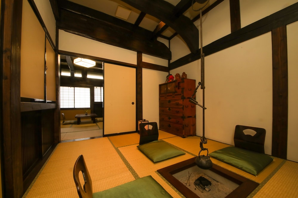 百年古民家 いろり宿 飛騨屋 高山