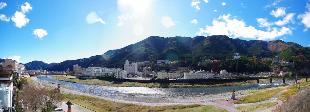 下呂温泉 冨岳 高山