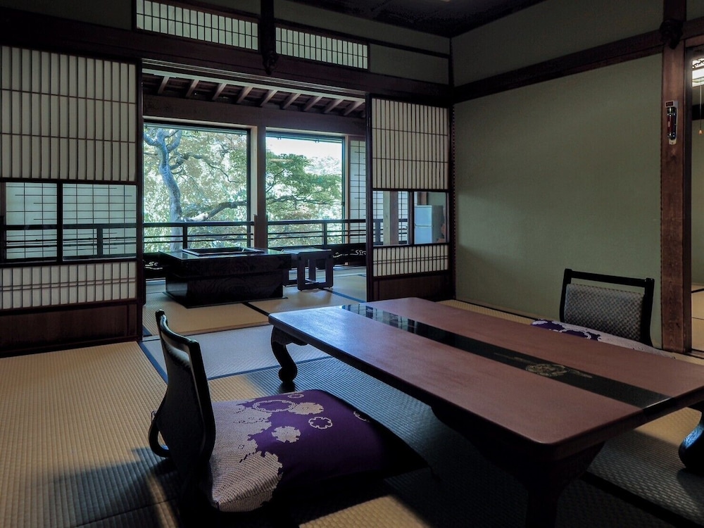 八ツ三館 高山