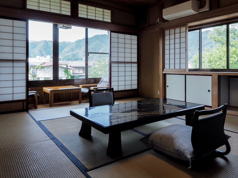 八ツ三館 高山