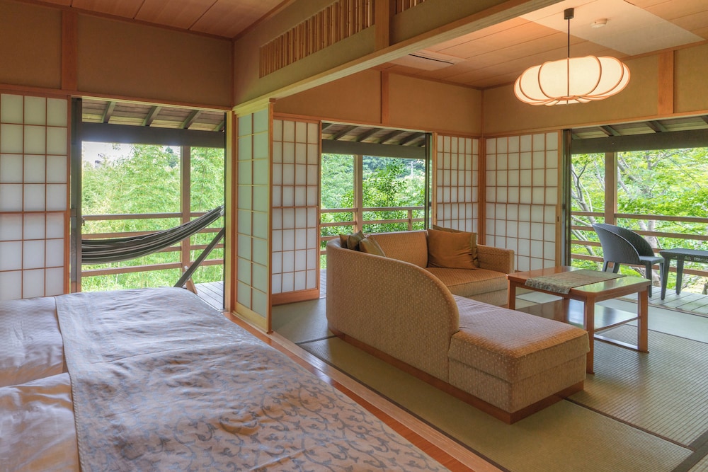 奈良偲の里 玉翠 -大人専用 東伊豆
