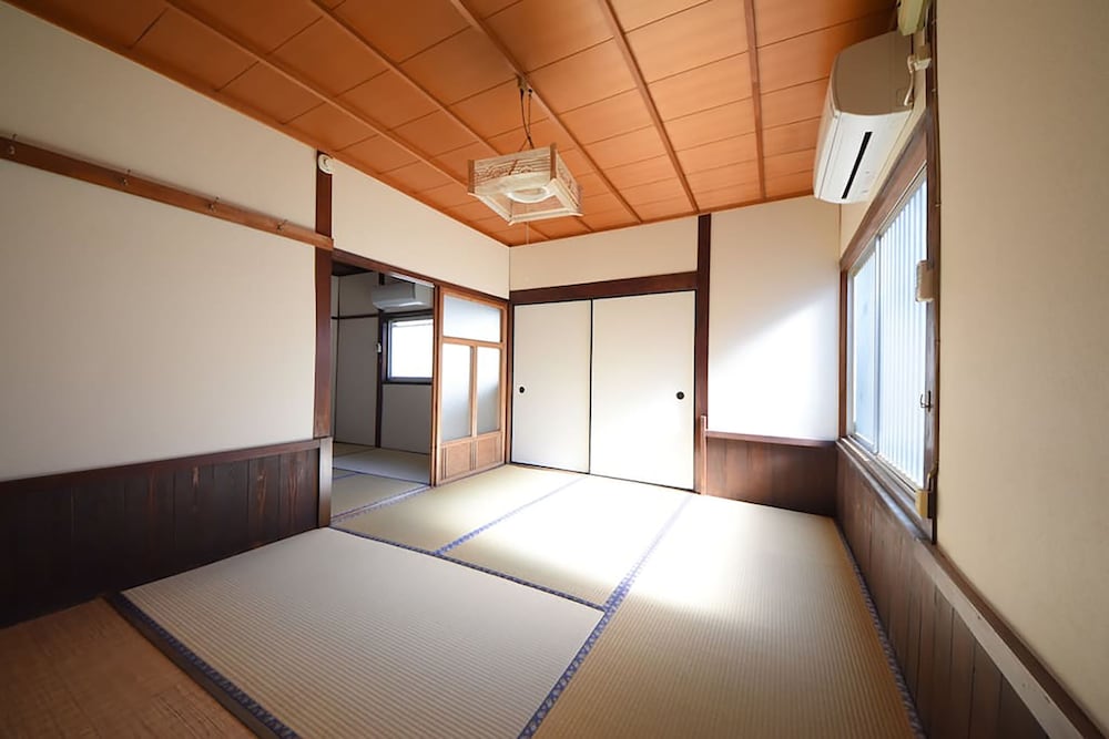 TARBO'S HOUSE NISHIKITSUJI : 無料駐車場付き、ペット可能 奈良