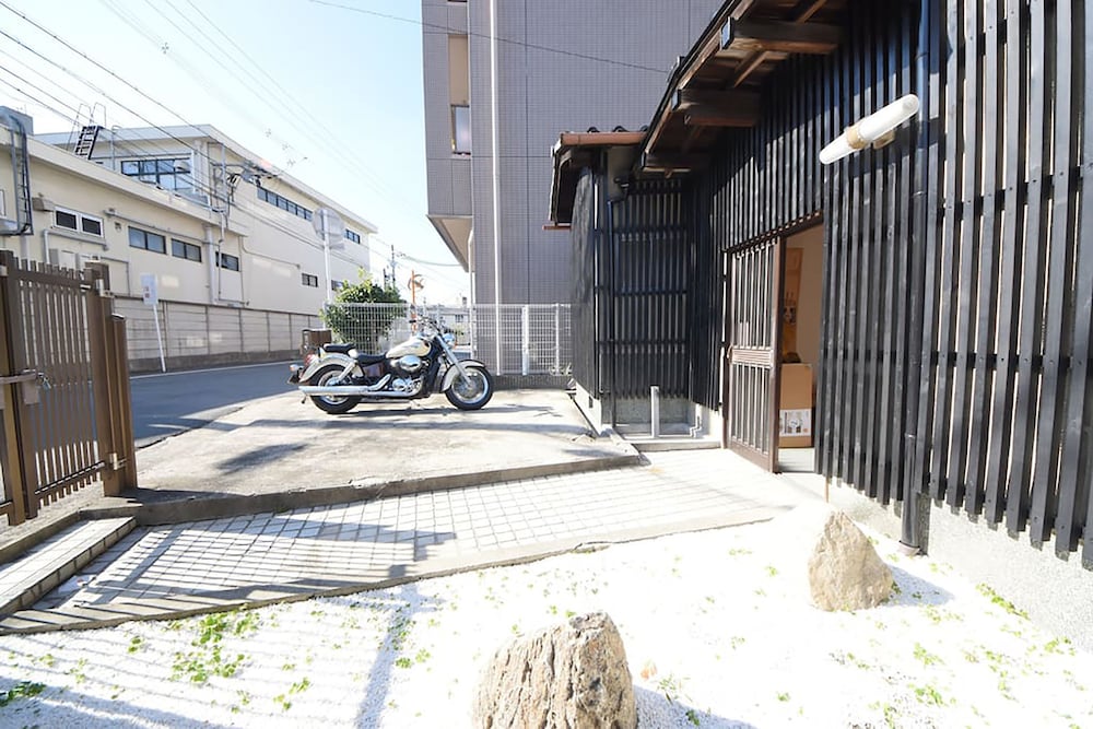 TARBO'S HOUSE NISHIKITSUJI : 無料駐車場付き、ペット可能 奈良