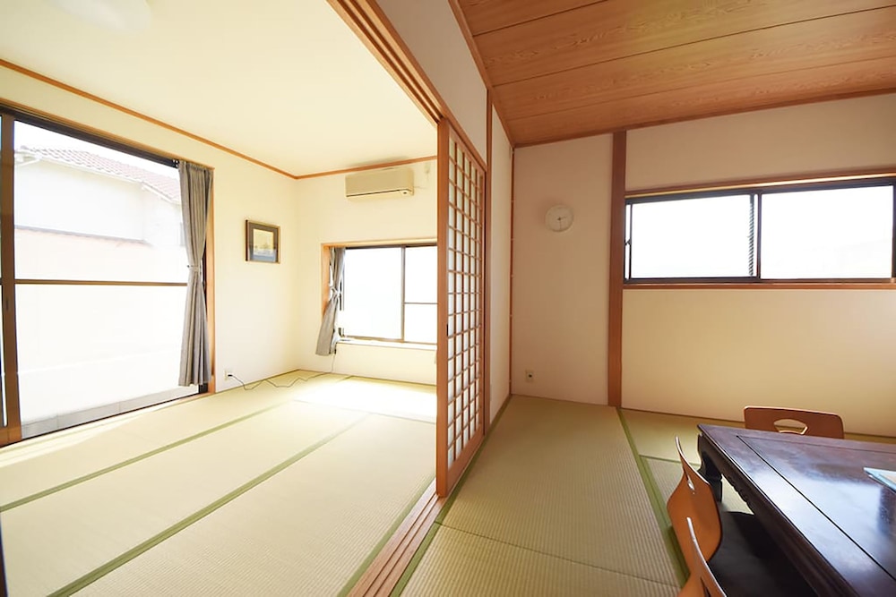 TARBO'S HOUSE NARAMACHI : 静寂の夜、古都を感じるお部屋 奈良
