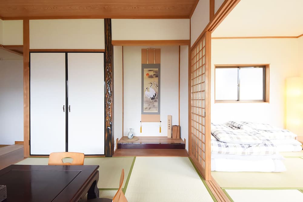 TARBO'S HOUSE NARAMACHI : 静寂の夜、古都を感じるお部屋 奈良