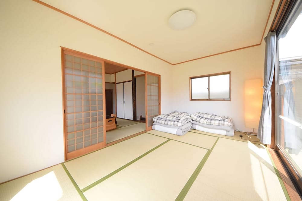 TARBO'S HOUSE NARAMACHI : 静寂の夜、古都を感じるお部屋 奈良