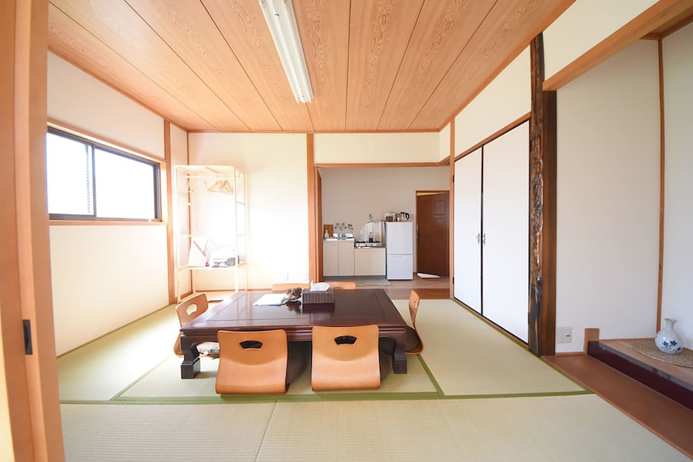 TARBO'S HOUSE NARAMACHI : 静寂の夜、古都を感じるお部屋 奈良