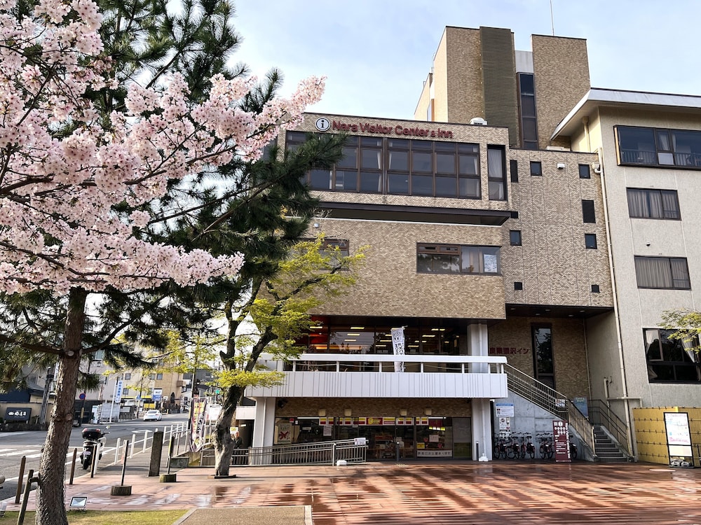 奈良県外国人観光客交流館 (奈良県猿沢イン) 奈良