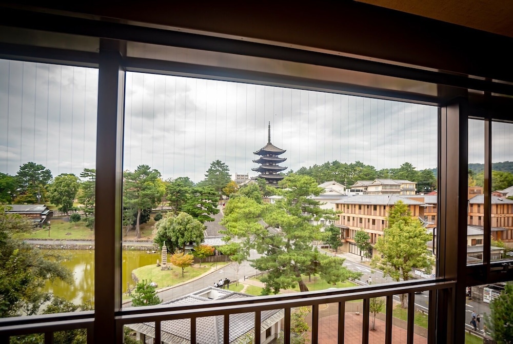 奈良県外国人観光客交流館 (奈良県猿沢イン) 奈良