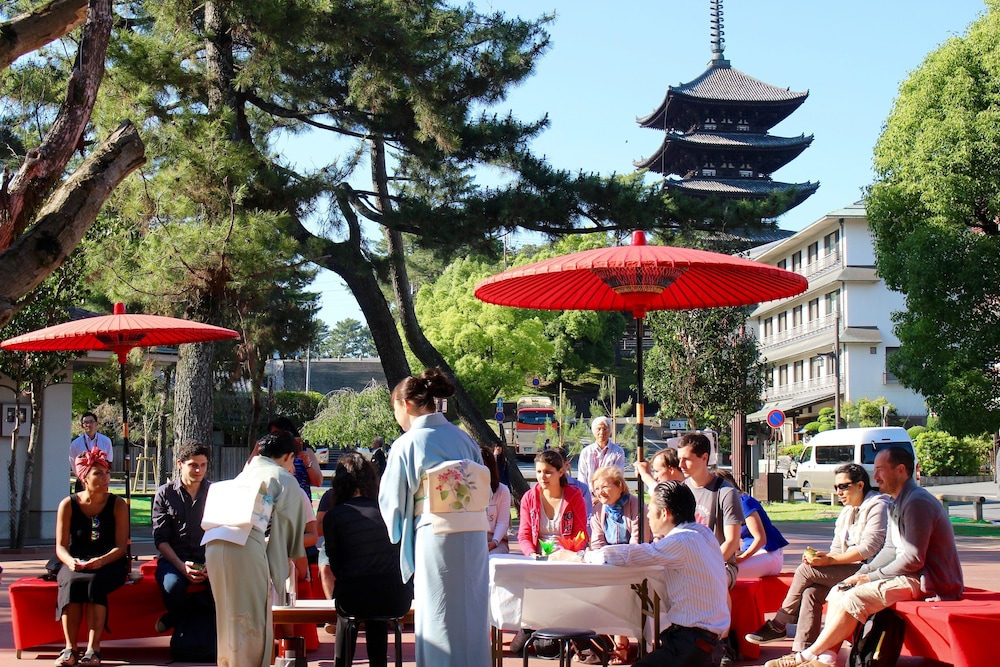 奈良県外国人観光客交流館 (奈良県猿沢イン) 奈良