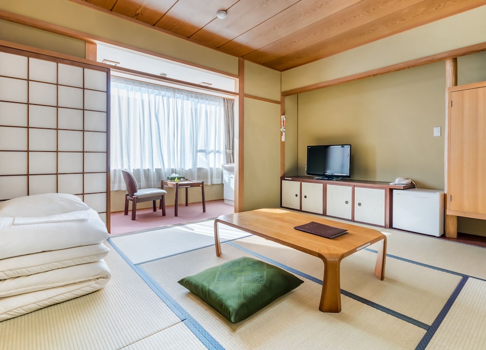 奈良県外国人観光客交流館 (奈良県猿沢イン) 奈良