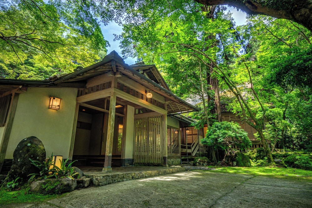 奈良・春日奥山 月日亭 奈良
