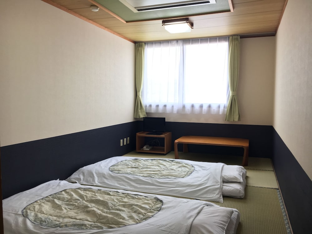 ビジネスホテル芹川 滋賀