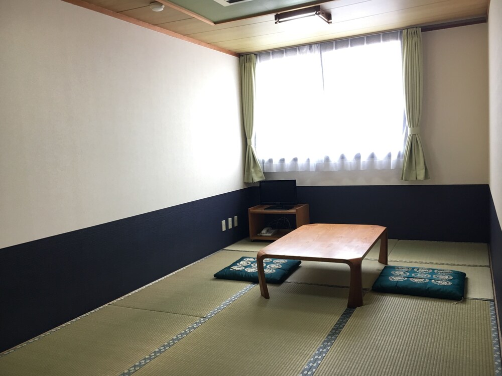 ビジネスホテル芹川 滋賀