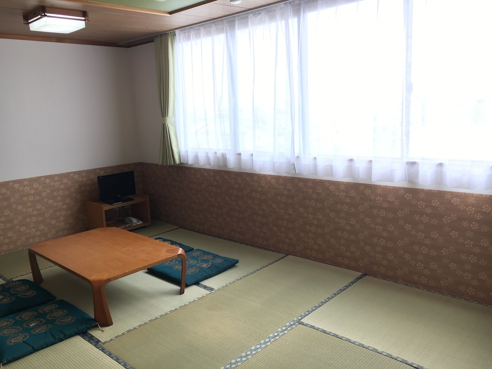 ビジネスホテル芹川 滋賀