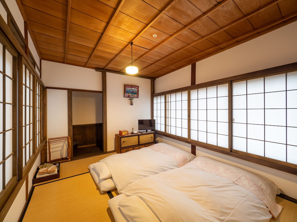 INASE OTSU MACHIYA BED & BREAKFAST 滋賀