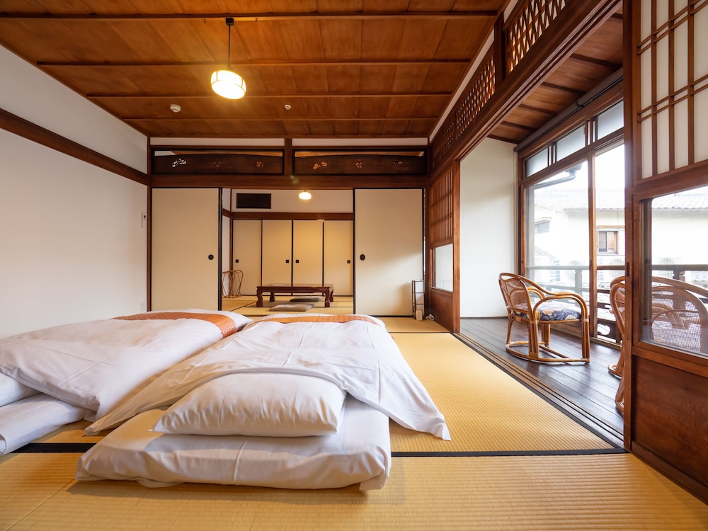 INASE OTSU MACHIYA BED & BREAKFAST 滋賀