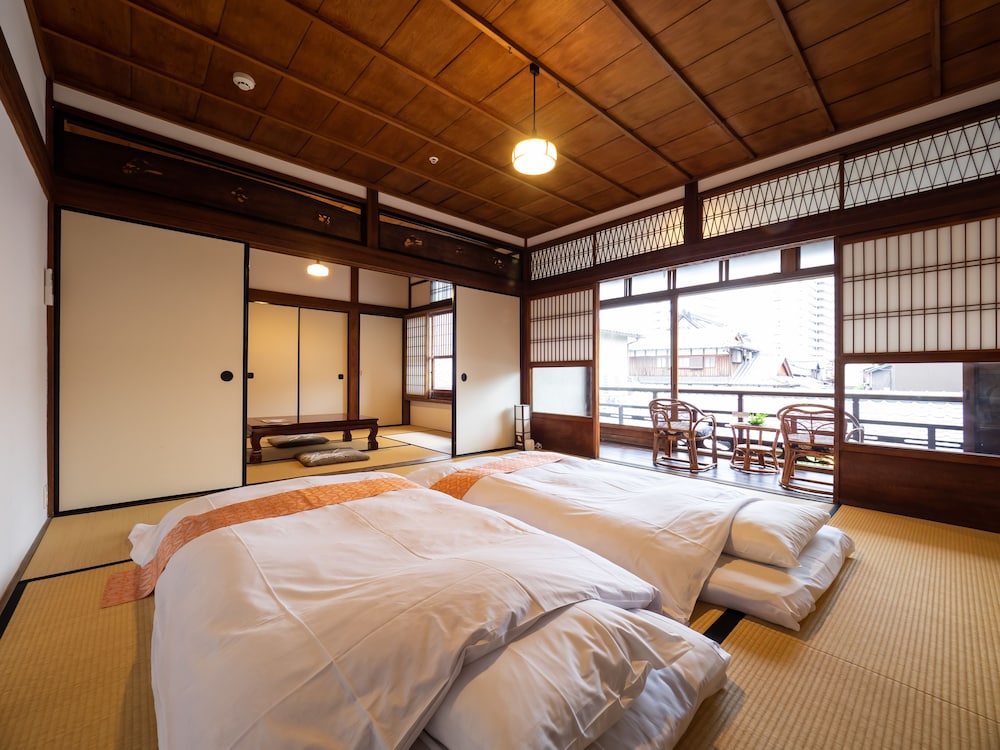 INASE OTSU MACHIYA BED & BREAKFAST 滋賀