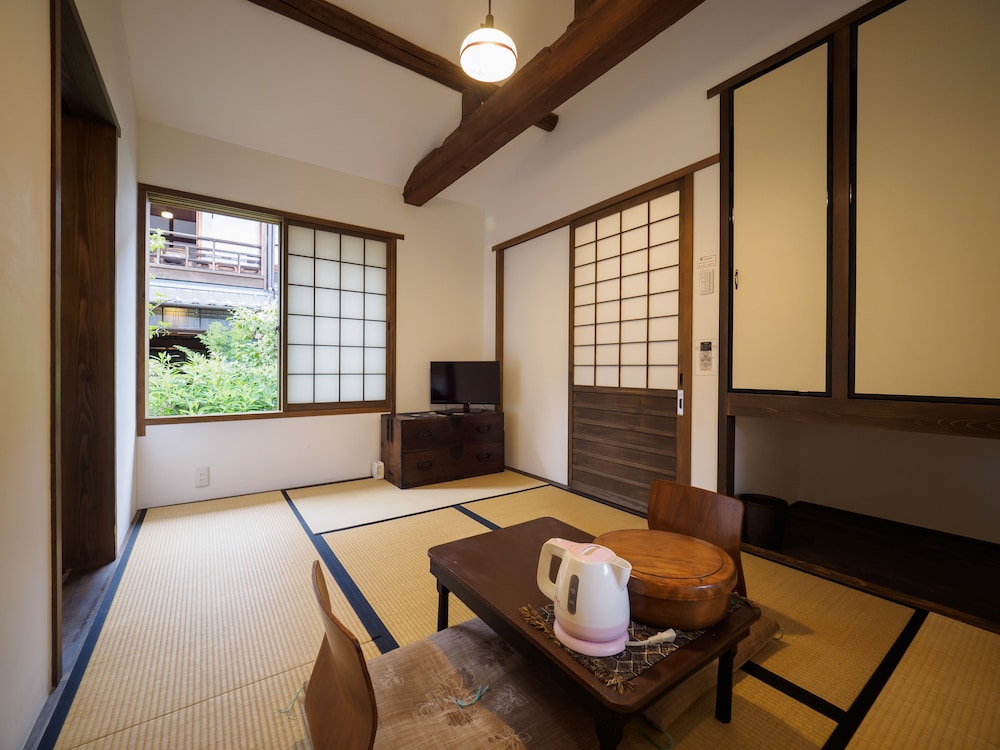 INASE OTSU MACHIYA BED & BREAKFAST 滋賀