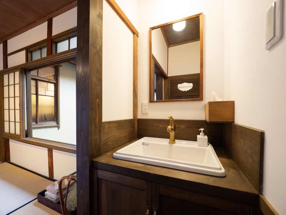 INASE OTSU MACHIYA BED & BREAKFAST 滋賀