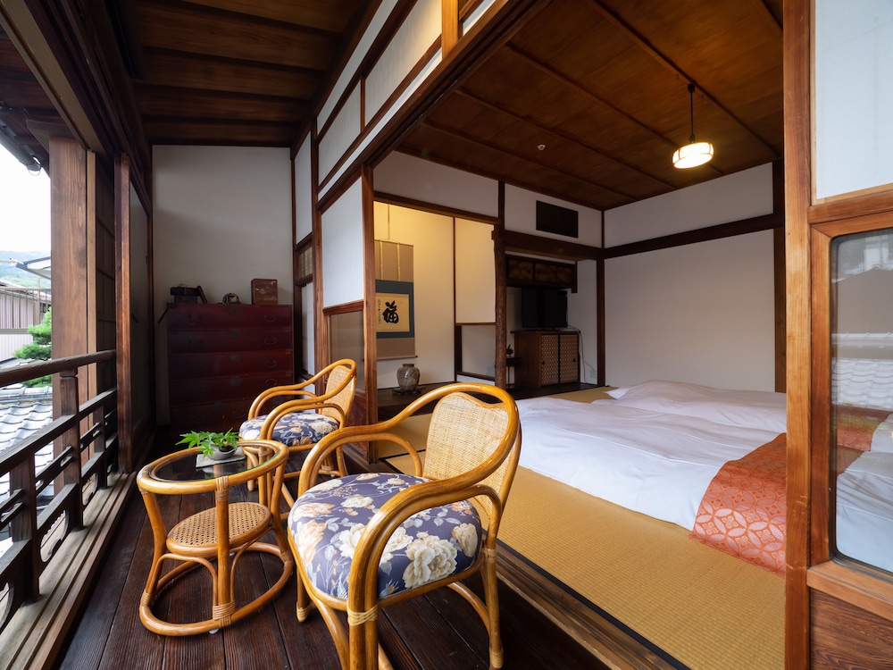 INASE OTSU MACHIYA BED & BREAKFAST 滋賀