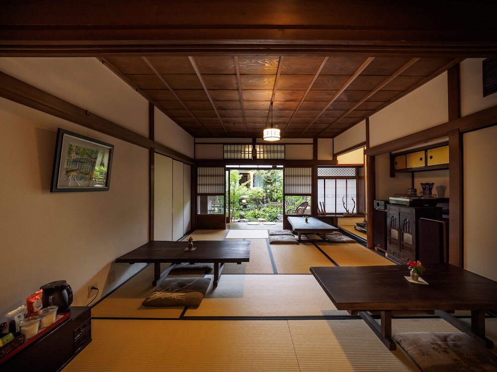 INASE OTSU MACHIYA BED & BREAKFAST 滋賀