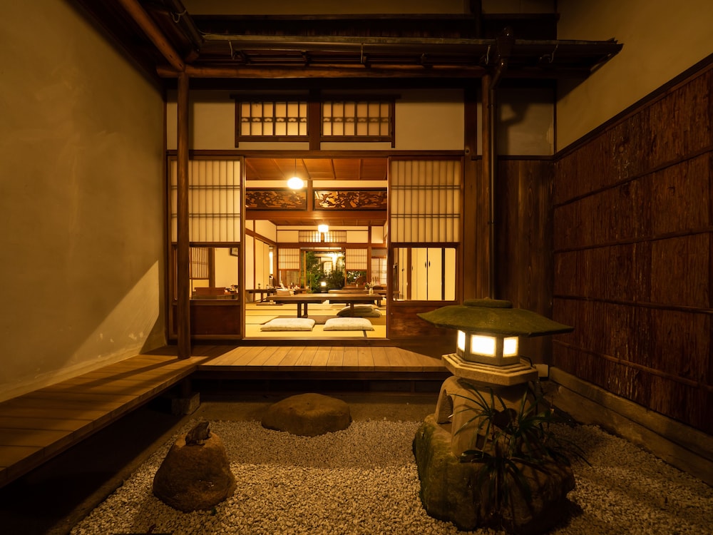 INASE OTSU MACHIYA BED & BREAKFAST 滋賀