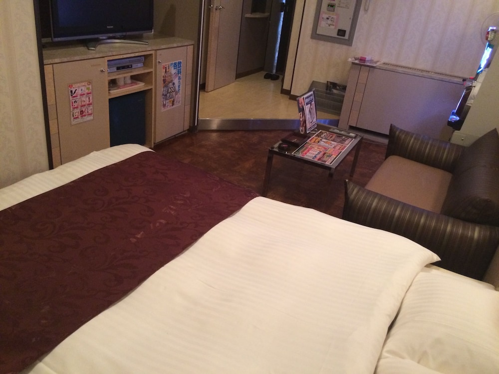 ホテル どんぐりころころ 守山店 (カップルズホテル) 滋賀